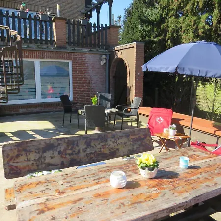 公寓 Mit Terrasse In