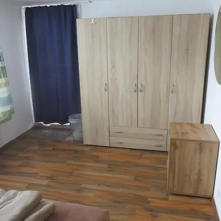 Mit Terrasse In Apartment *